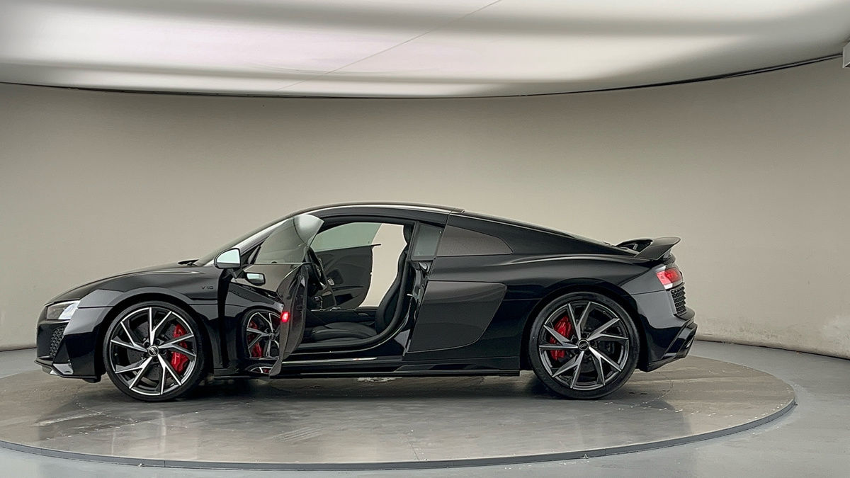 More views of Audi R8