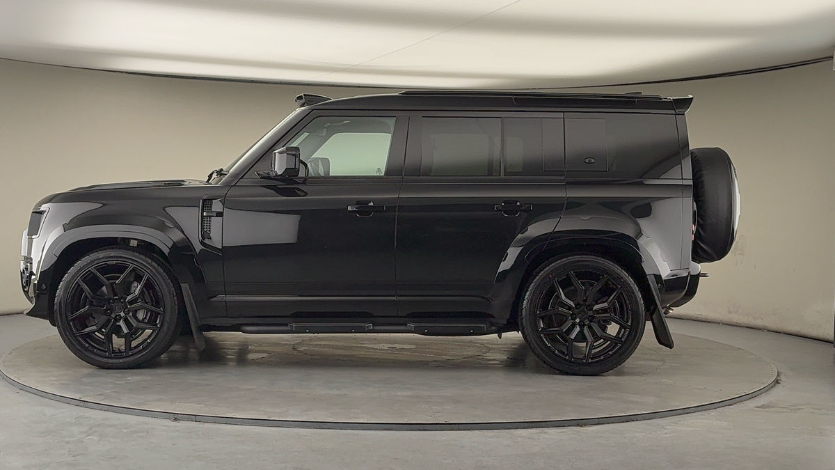 Land Rover Defender 110 Urban Image 15