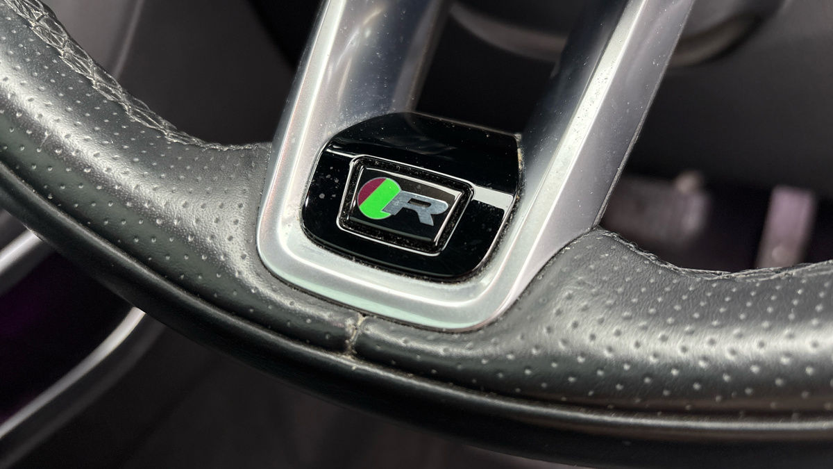 Jaguar F-PACE Image 25