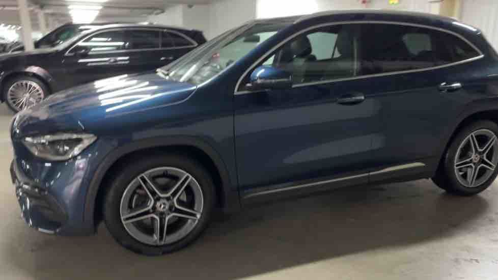 More views of Mercedes-Benz GLA