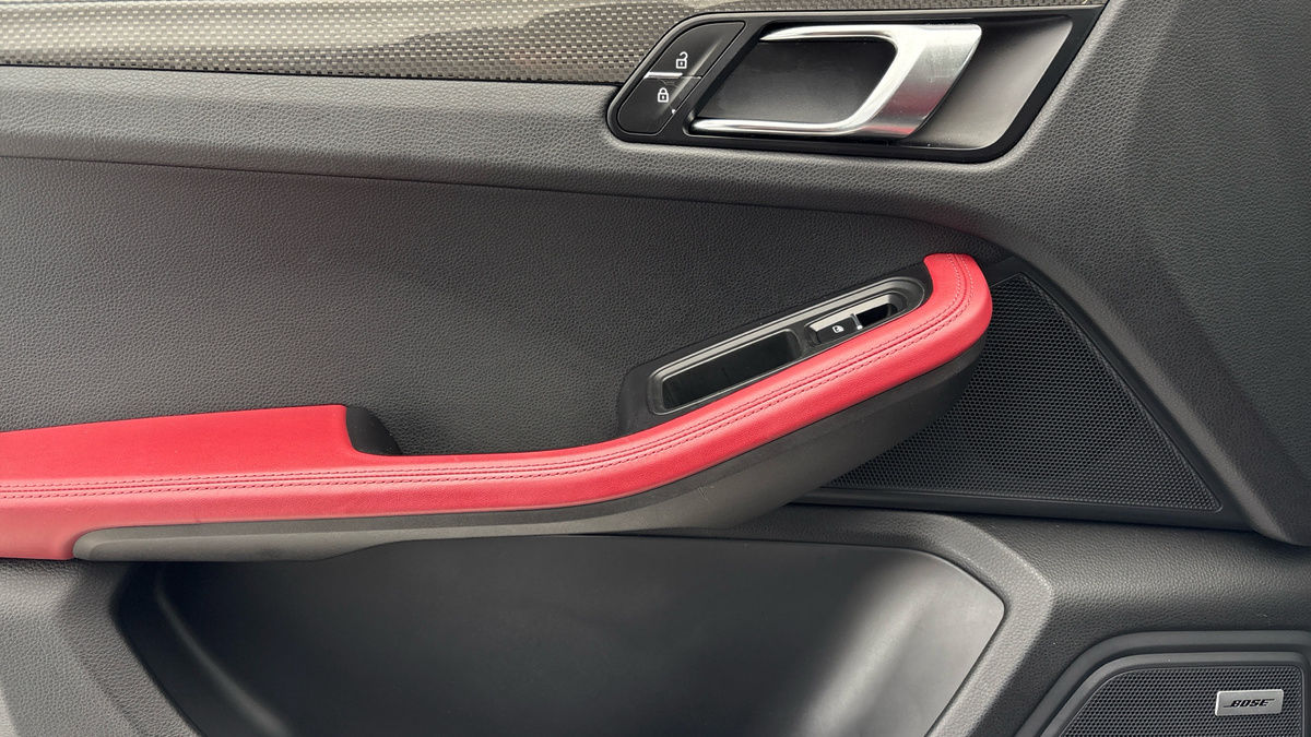 Porsche Macan Image 19