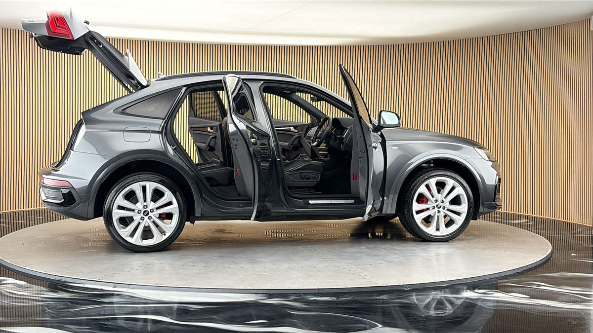 More views of Audi Q5