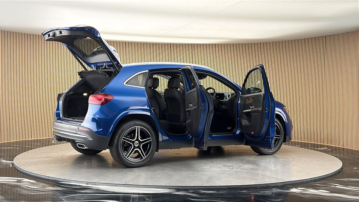 More views of Mercedes-Benz GLA