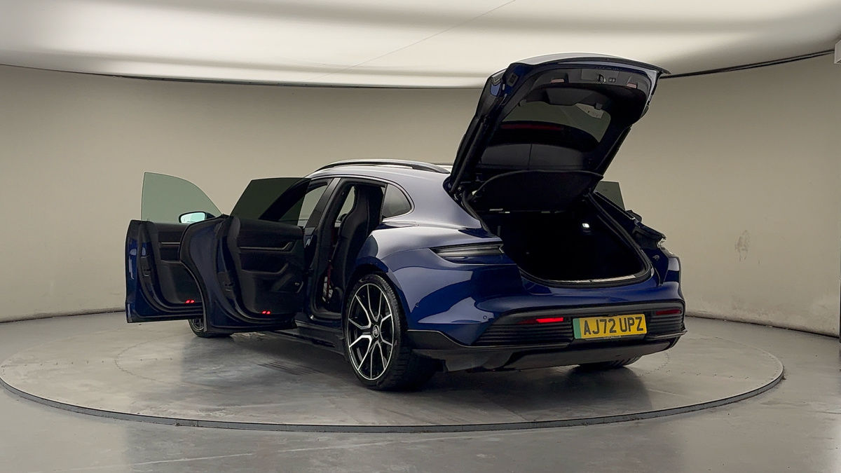 Porsche Taycan Image 24