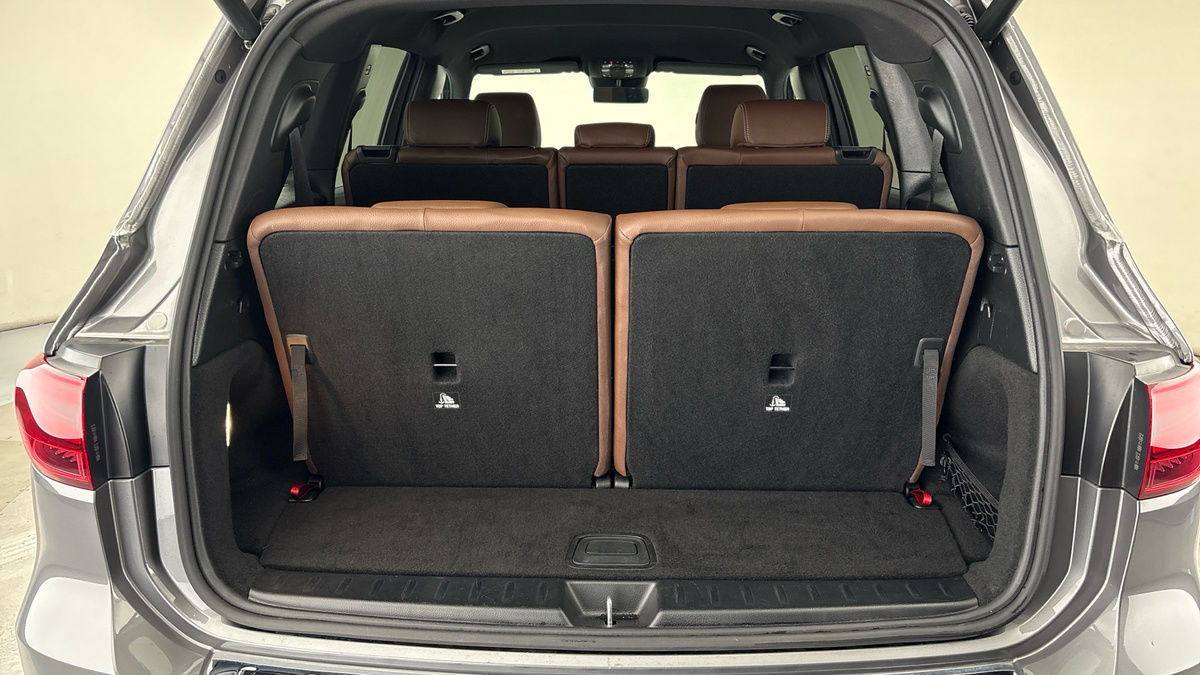 Mercedes-Benz GLB Image 11