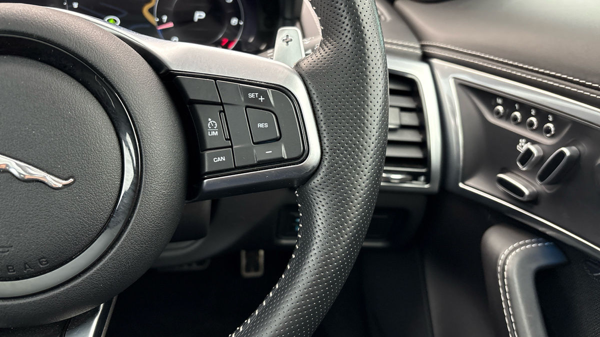 Jaguar F-Type Image 14