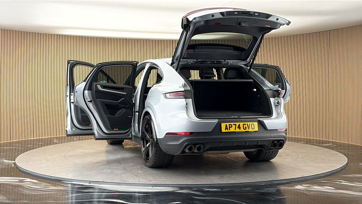 More views of Porsche Cayenne
