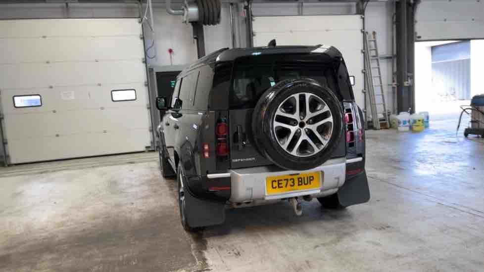 More views of Land Rover Defender 110