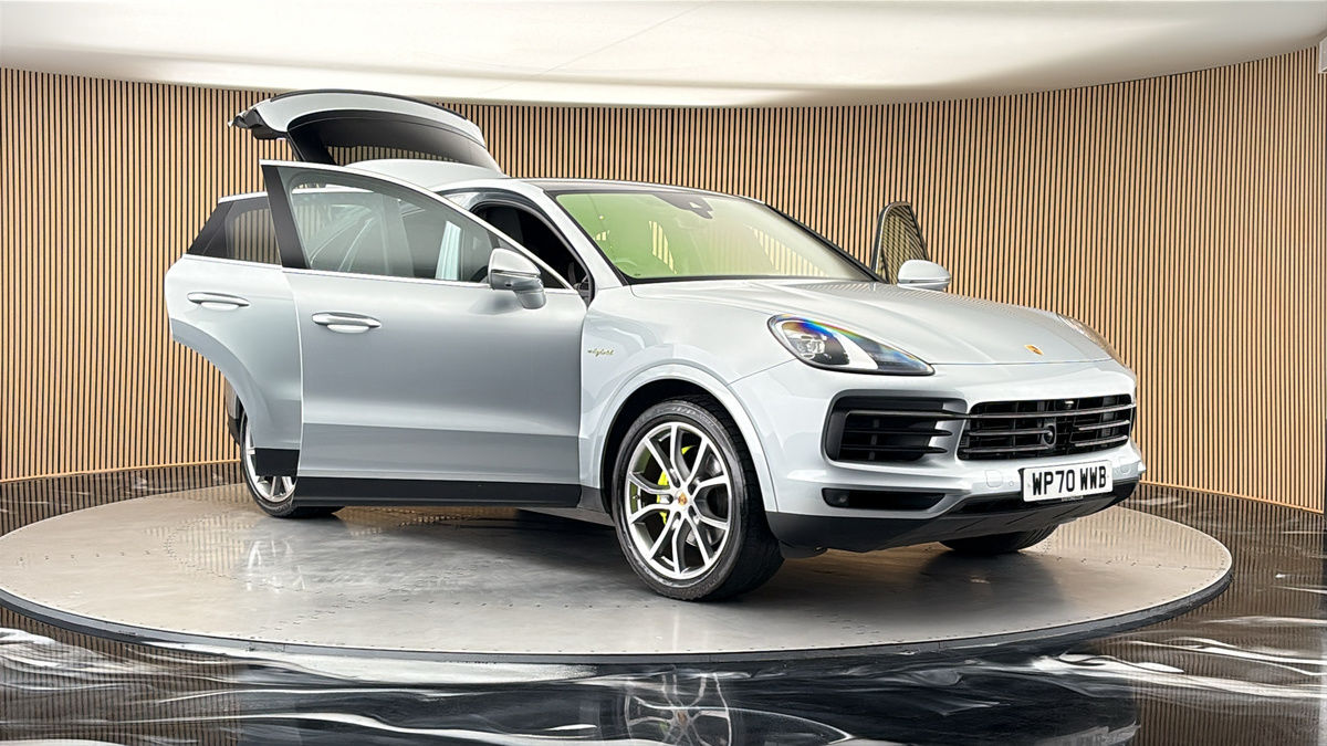 More views of Porsche Cayenne