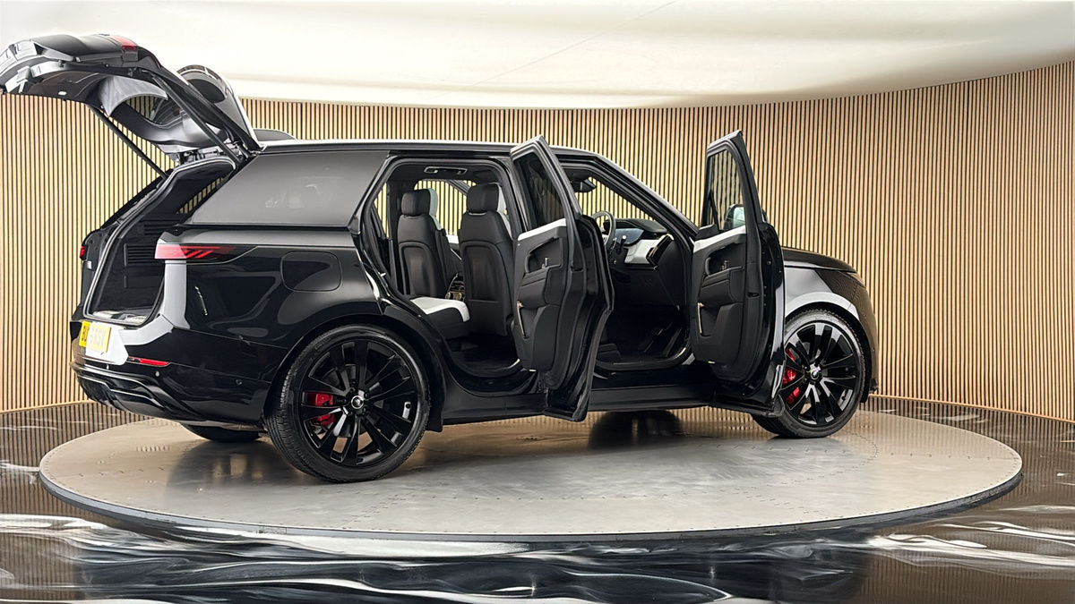 More views of Land Rover Range Rover Sport