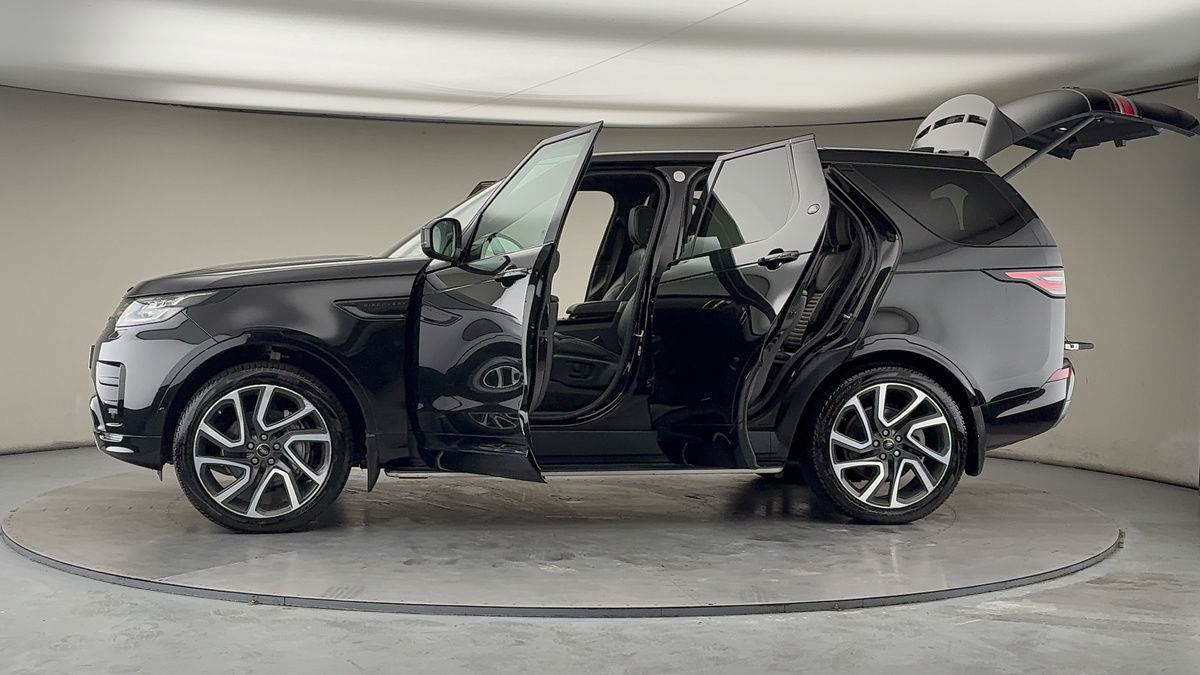 More views of Land Rover Discovery