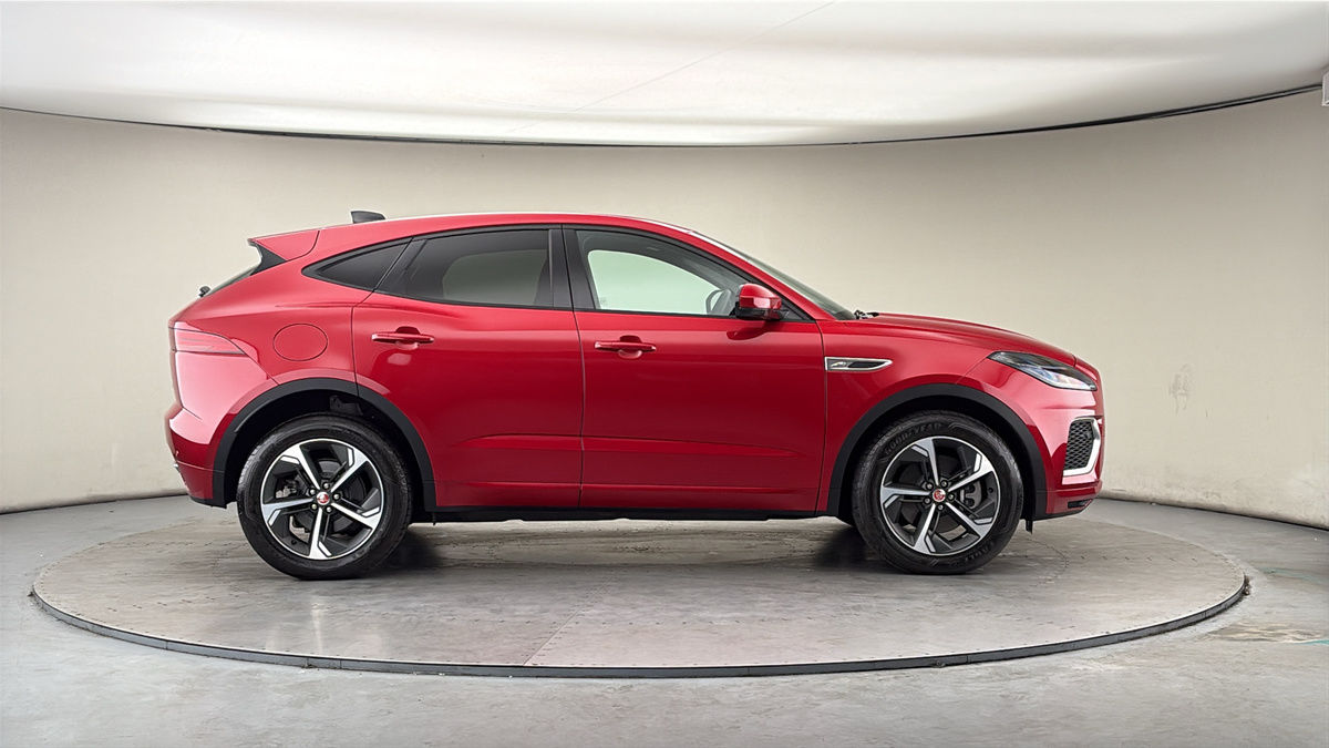 Jaguar E-PACE Image 16
