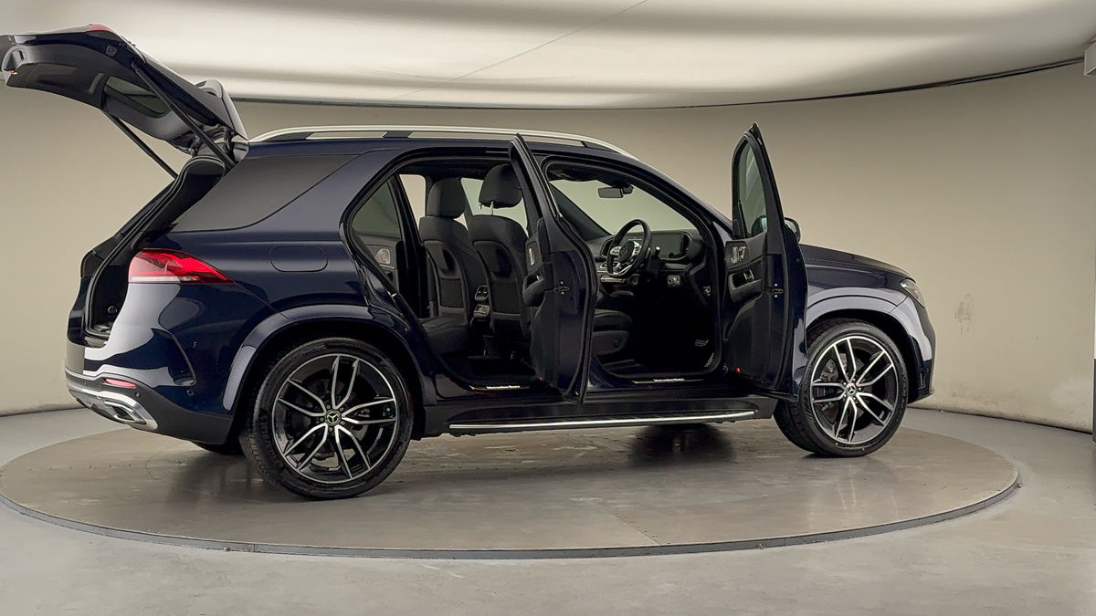 More views of Mercedes-Benz GLE