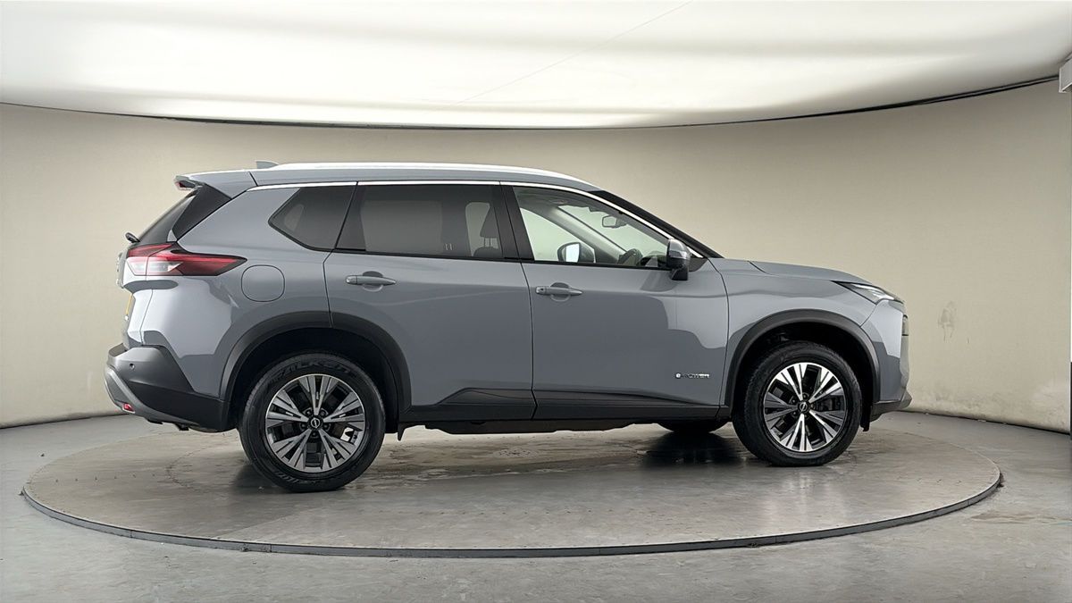 More views of Nissan X-Trail