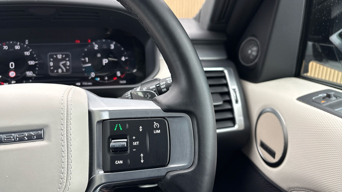 Land Rover Discovery Image 14