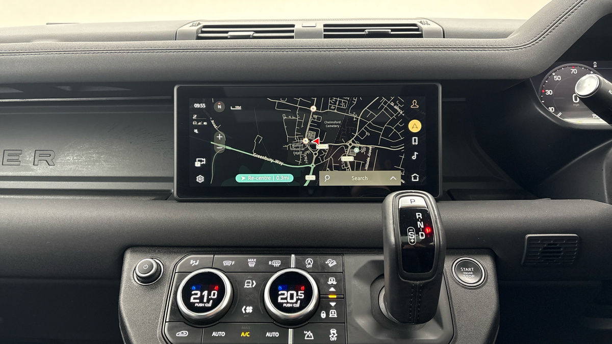 Land Rover Defender 110 Urban Image 17