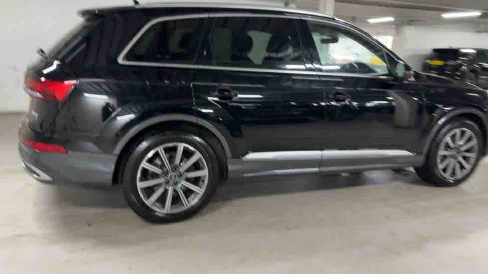 More views of Audi Q7