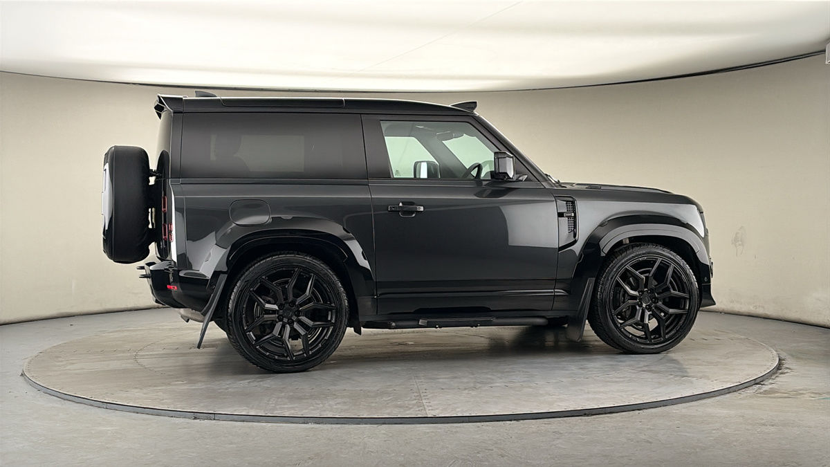 More views of Land Rover Defender 90