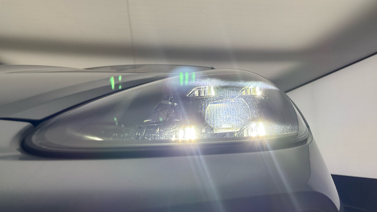 Porsche Cayenne Image 42