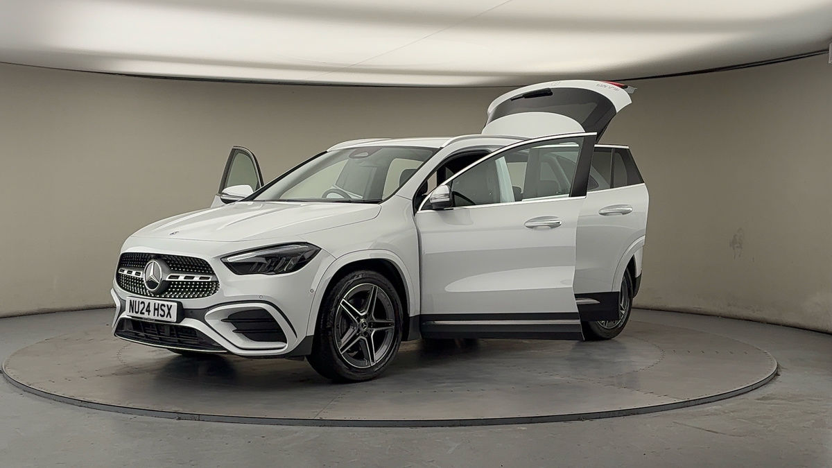 Mercedes-Benz GLA Image 22