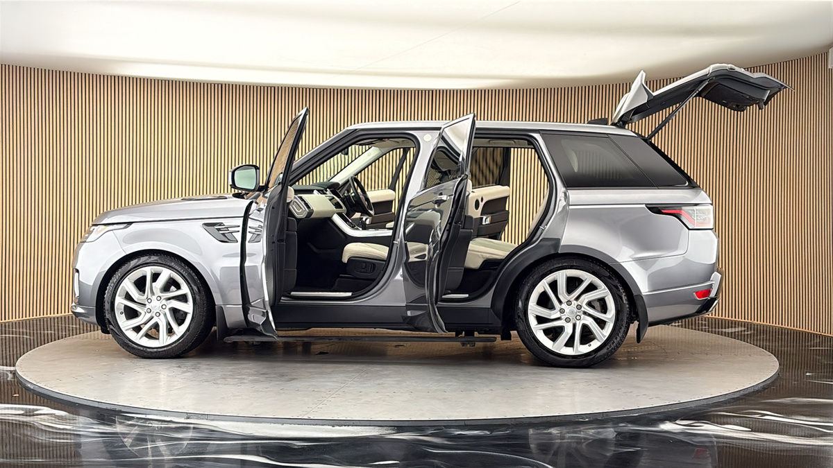 More views of Land Rover Range Rover Sport