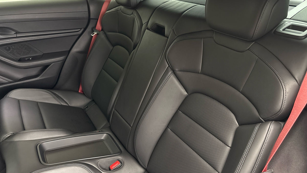 Porsche Taycan Image 8