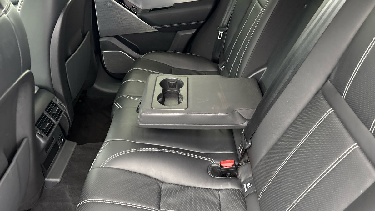 Land Rover Range Rover Velar Image 9