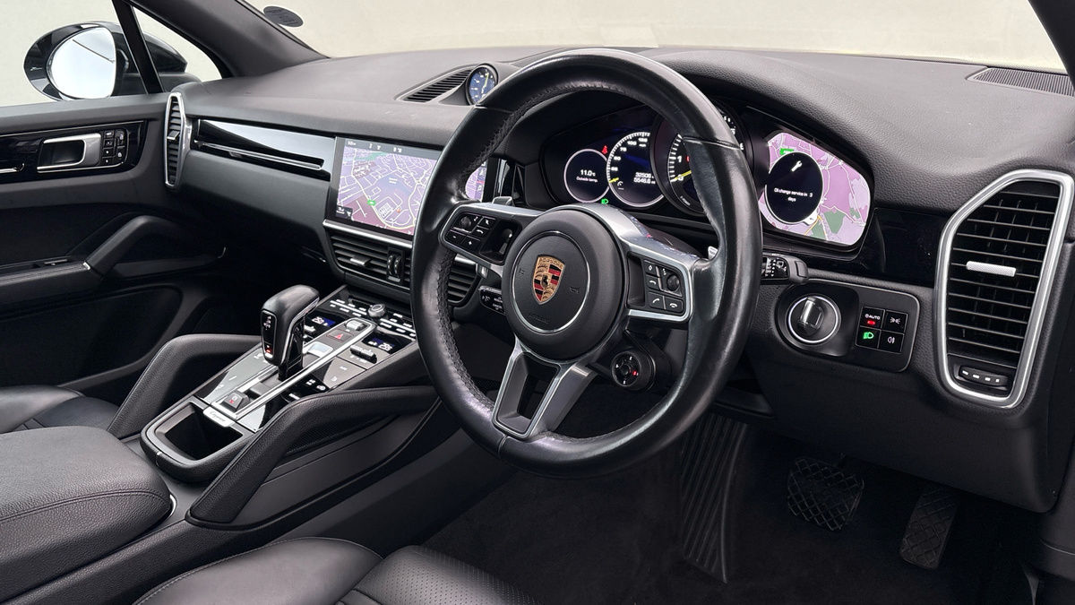 Porsche Cayenne Image 5
