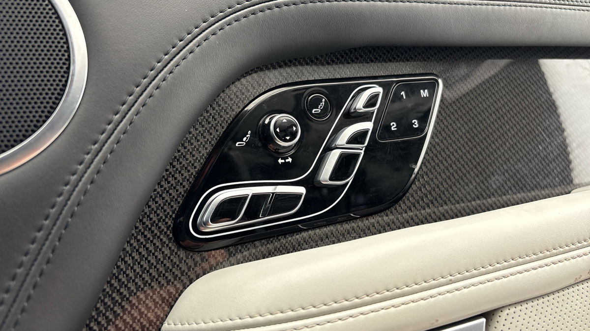 Land Rover Range Rover Image 28