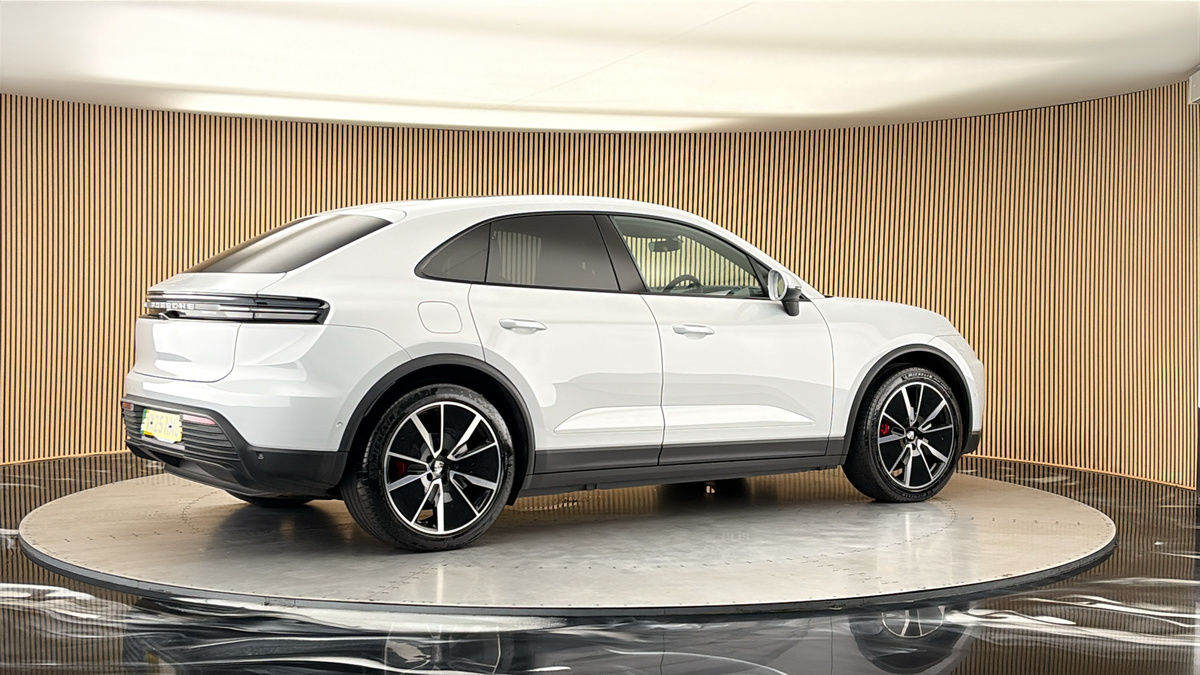 More views of Porsche Macan