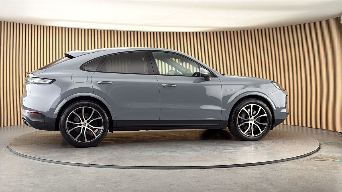 More views of Porsche Cayenne