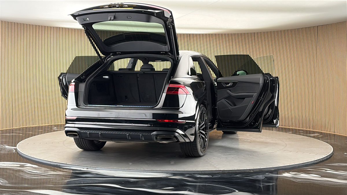 More views of Audi Q8