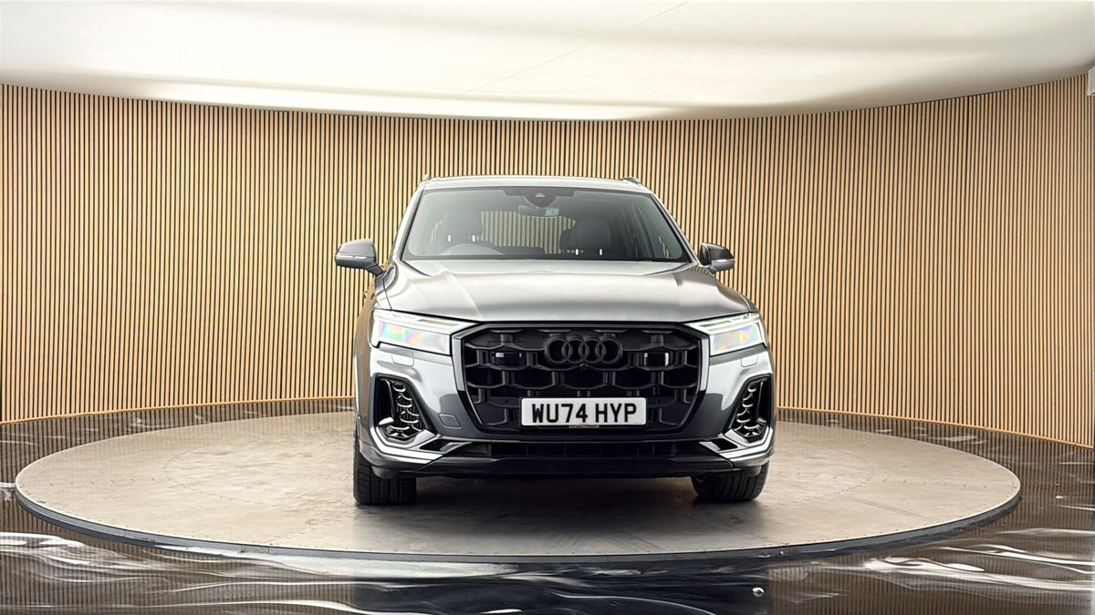 More views of Audi Q7