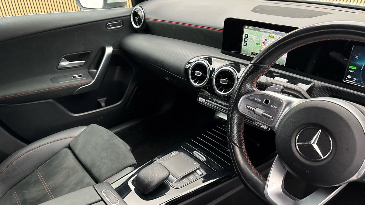 Mercedes-Benz A Class Image 18