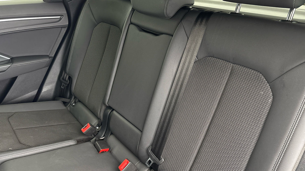 Audi Q3 Image 8