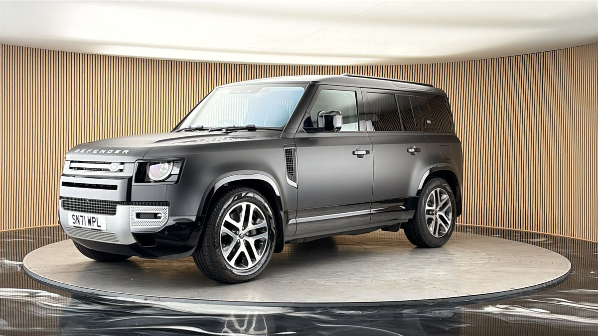 Land Rover Defender 110 Image 20