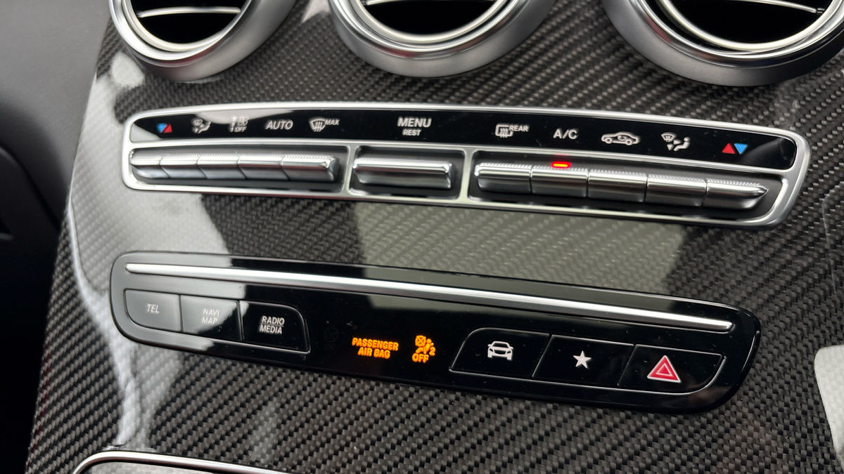 Mercedes-Benz GLC Image 28