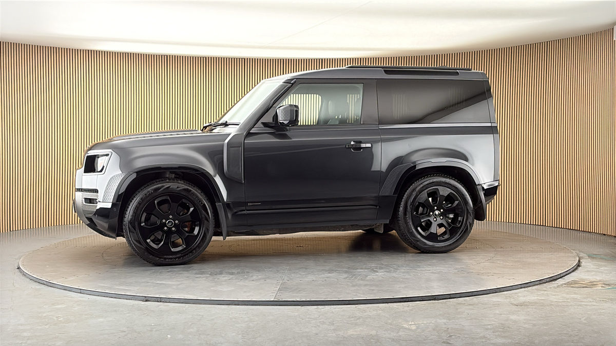 More views of Land Rover Defender 90