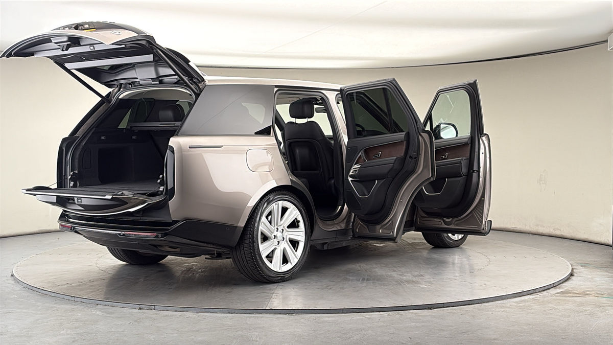 More views of Land Rover Range Rover
