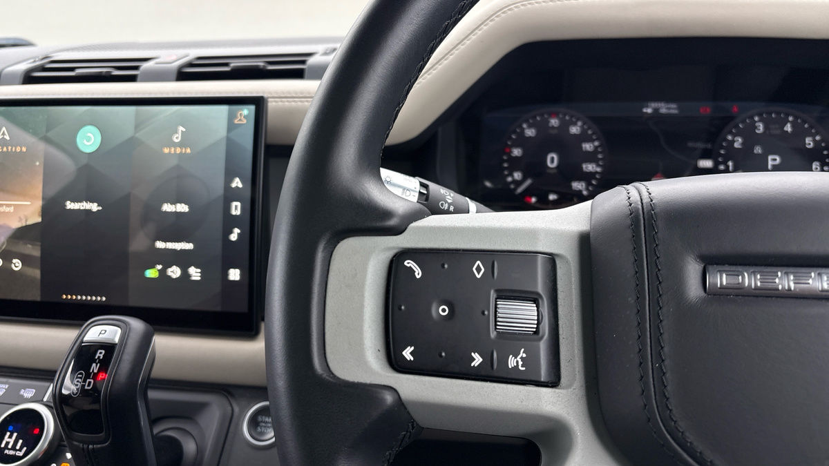 Land Rover Defender 90 Image 13