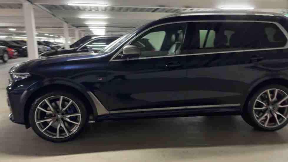 More views of BMW X7
