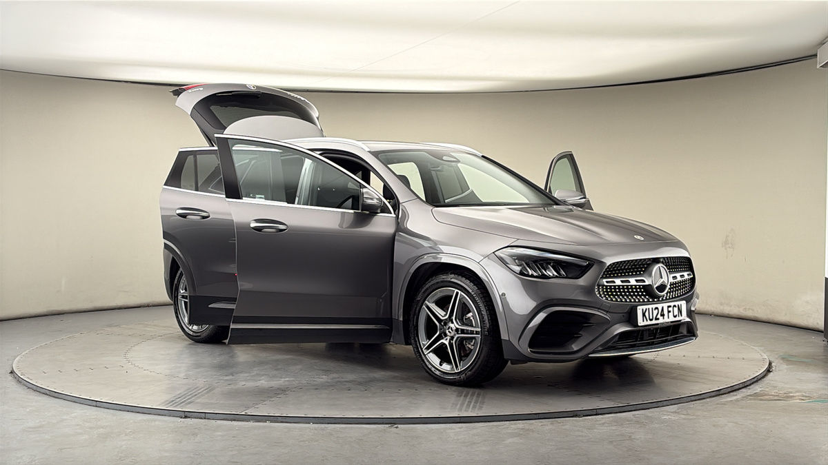 More views of Mercedes-Benz GLA