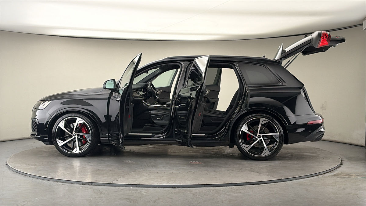 More views of Audi SQ7