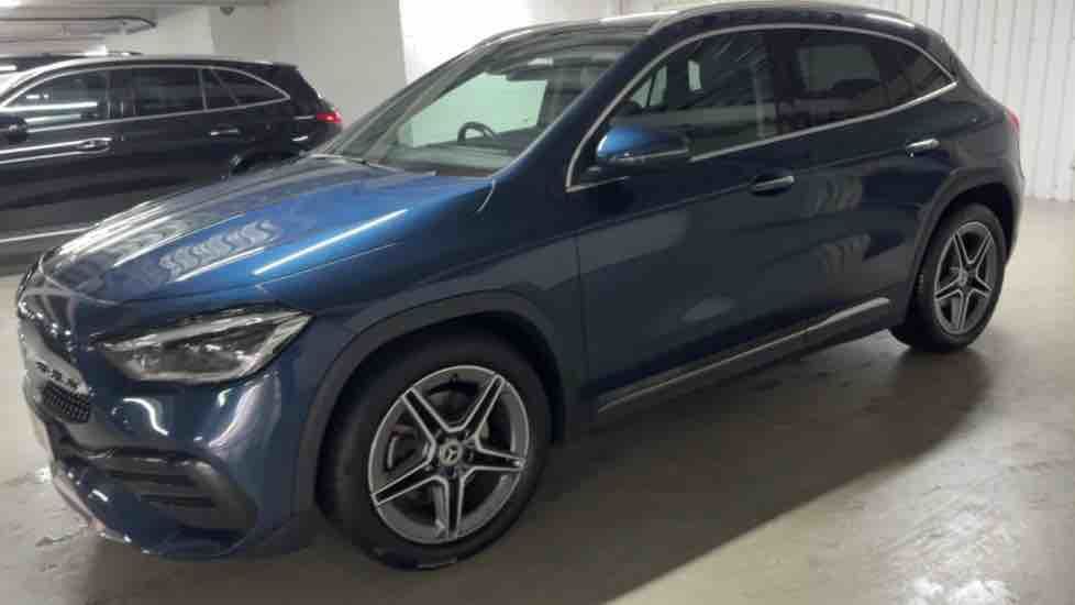More views of Mercedes-Benz GLA