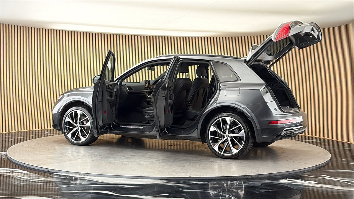More views of Audi Q5
