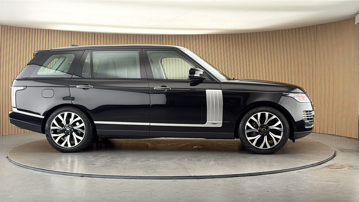 More views of Land Rover Range Rover