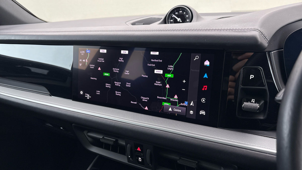 Porsche Cayenne Image 17