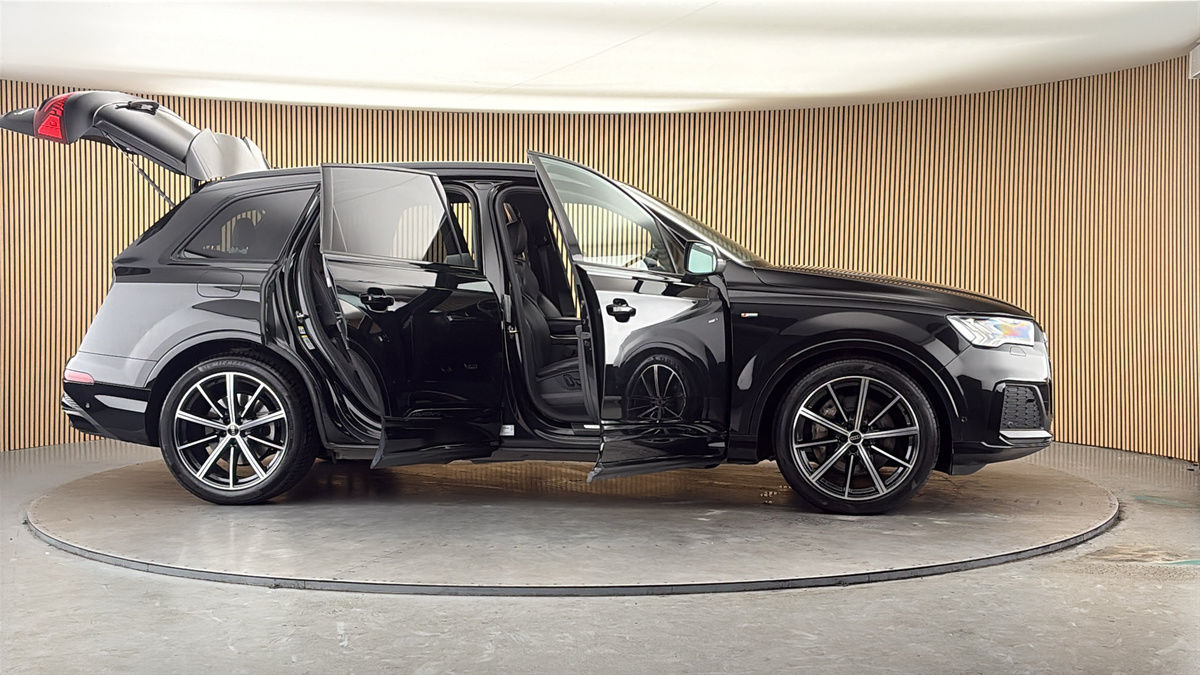 More views of Audi Q7