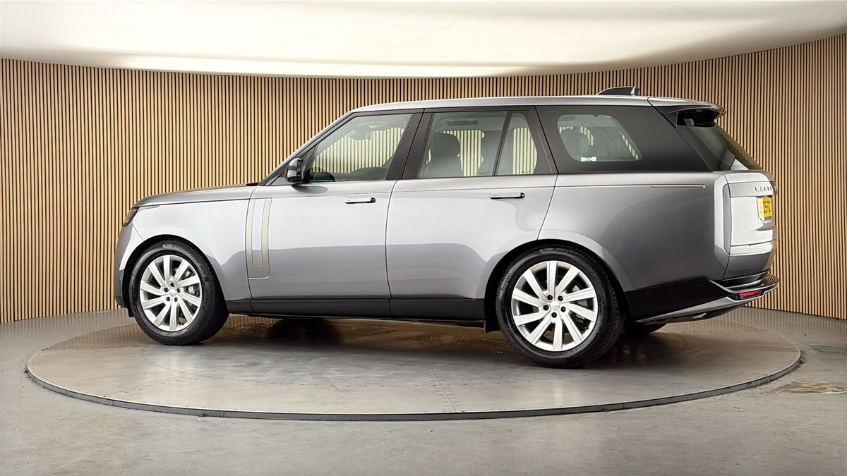More views of Land Rover Range Rover