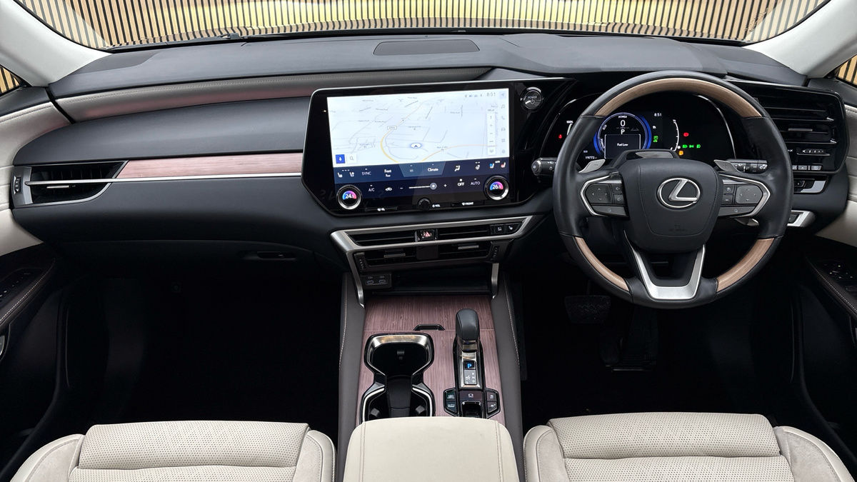 Lexus RX Image 12